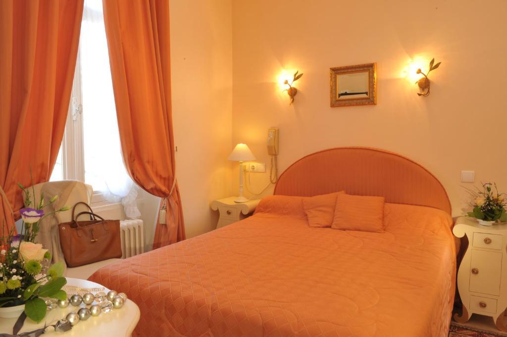 Logis L'Hermitage Buzancais Экстерьер фото